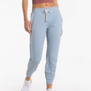 Vuori performance joggers